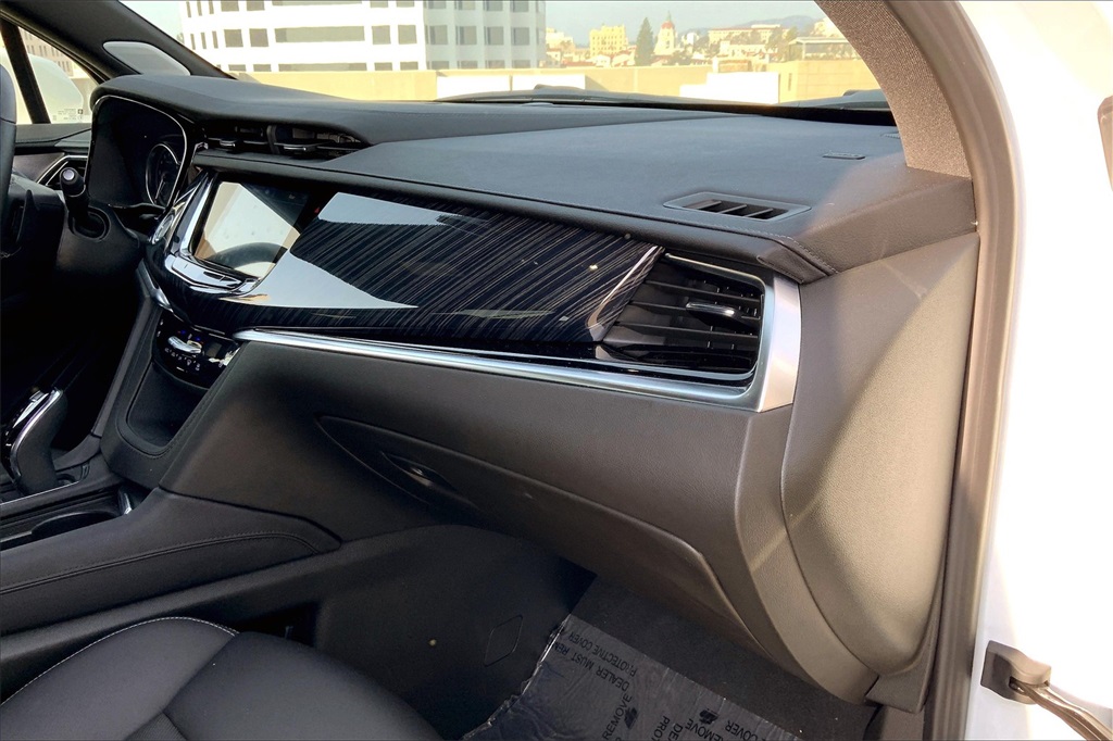 Vehicle image 31 of 35