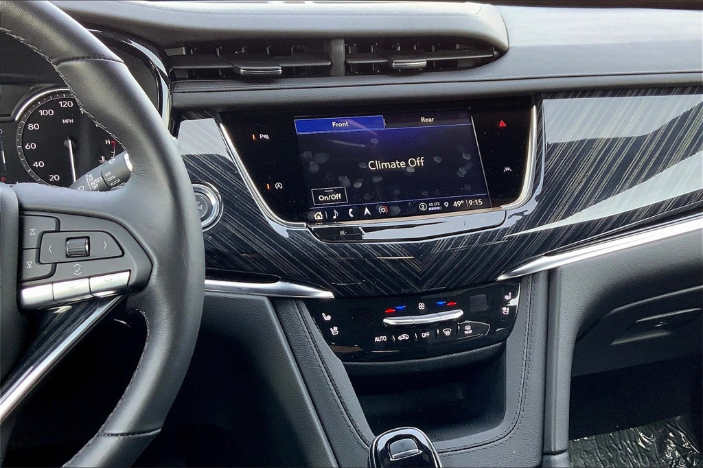 Vehicle image 8 of 35