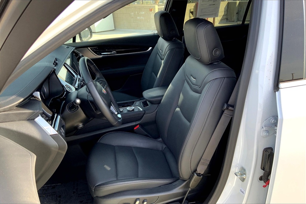 Vehicle image 12 of 35