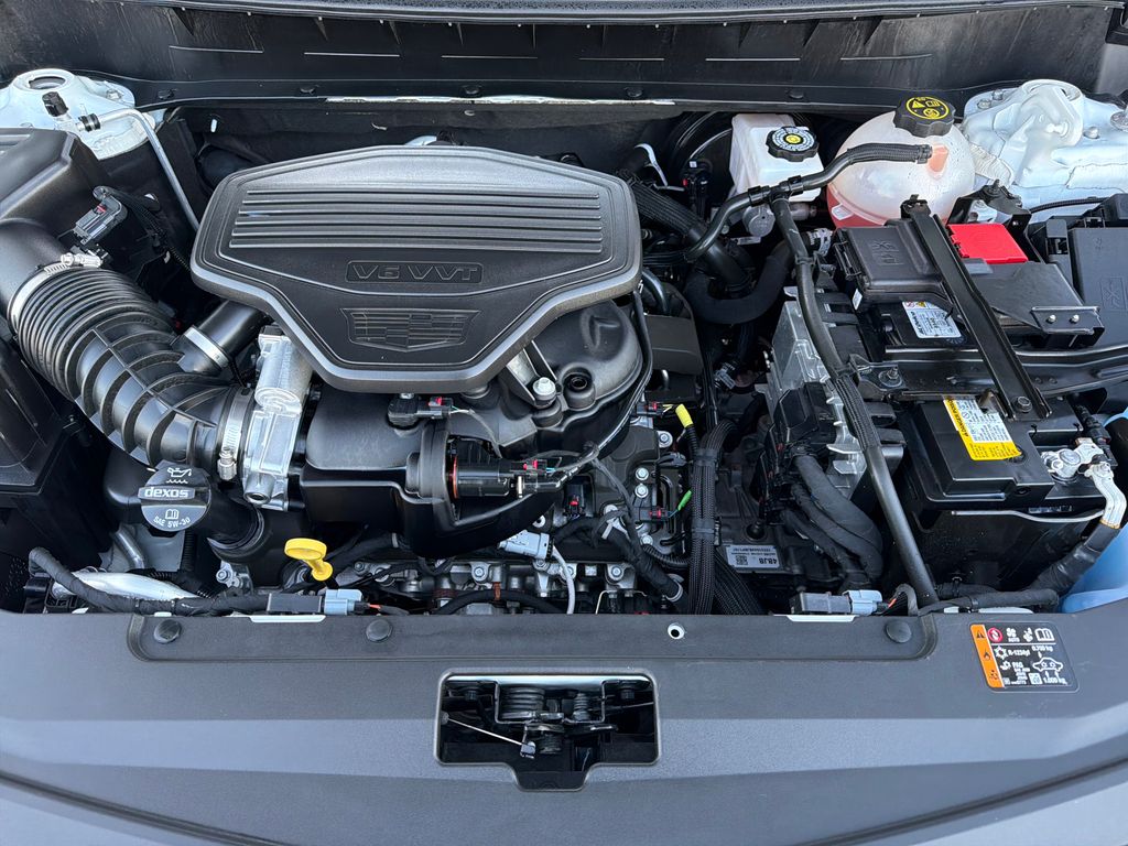 2024 Cadillac XT6 Premium Luxury Image 7 of 45