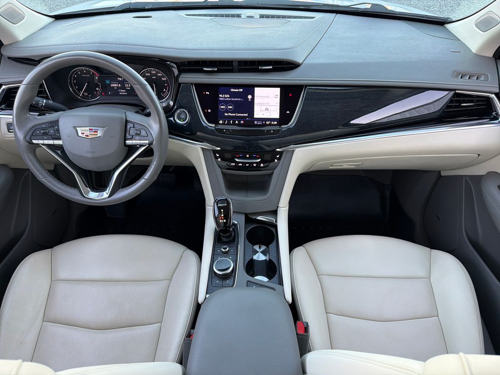 2024 Cadillac XT6 Premium Luxury Image 18 of 45