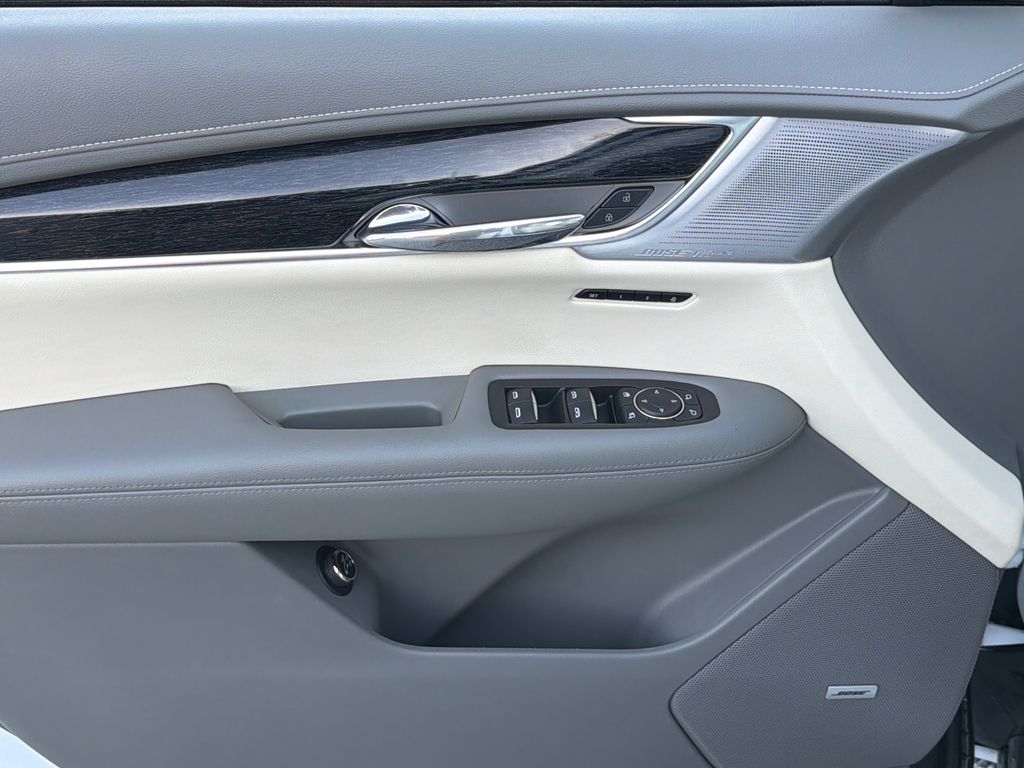 2024 Cadillac XT6 Premium Luxury Image 28 of 45