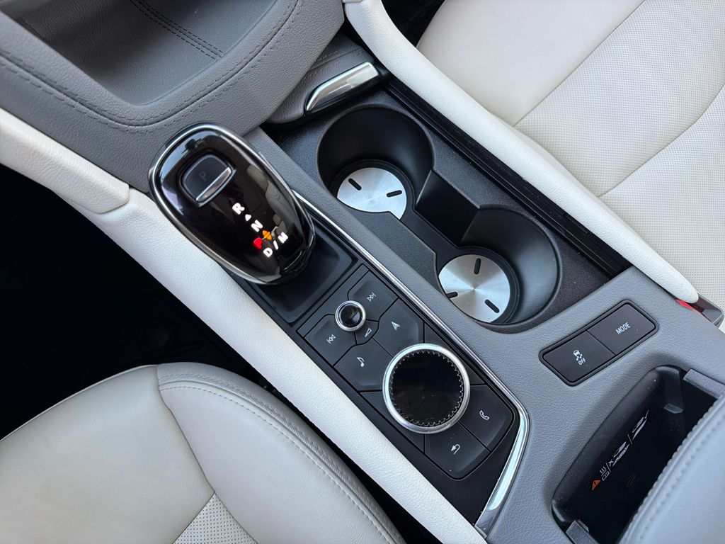 2024 Cadillac XT6 Premium Luxury Image 27 of 45