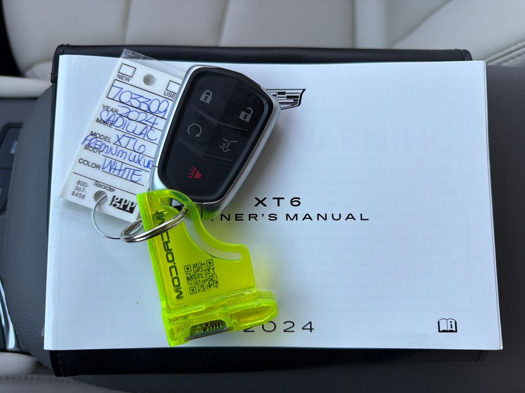 2024 Cadillac XT6 Premium Luxury Image 39 of 45