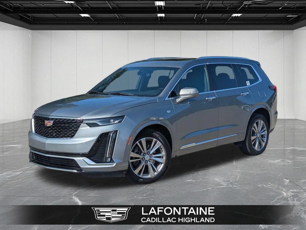 2024 Cadillac XT6 Premium Luxury Image 2 of 34