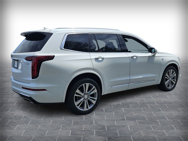 Vehicle image 3 of 32