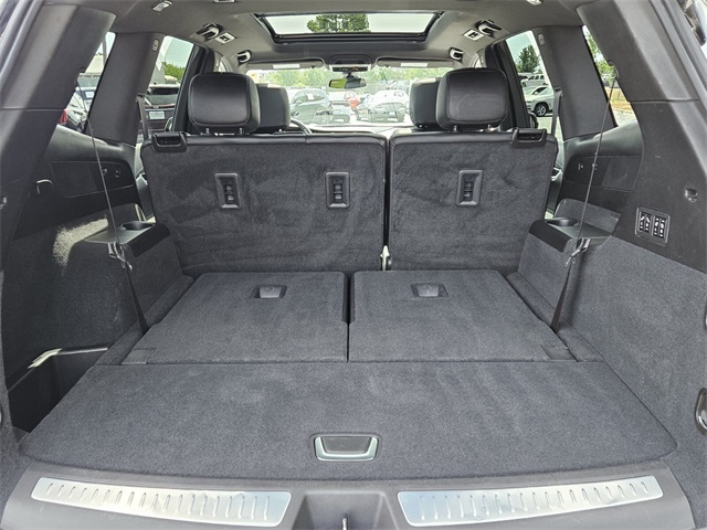 Vehicle image 20 of 32