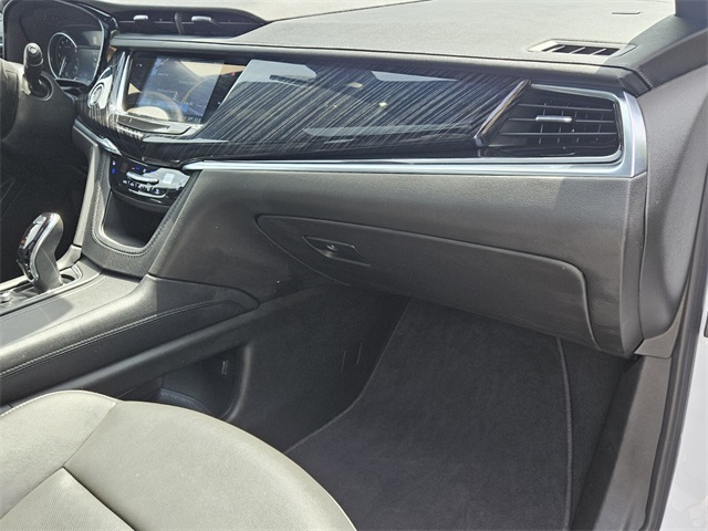 Vehicle image 23 of 32