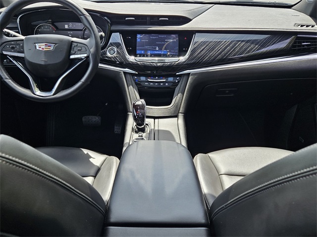 Vehicle image 14 of 32