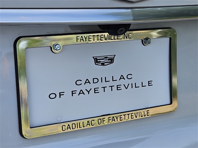 Vehicle image 17 of 32