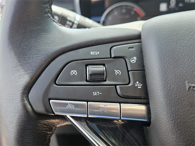 Vehicle image 29 of 32