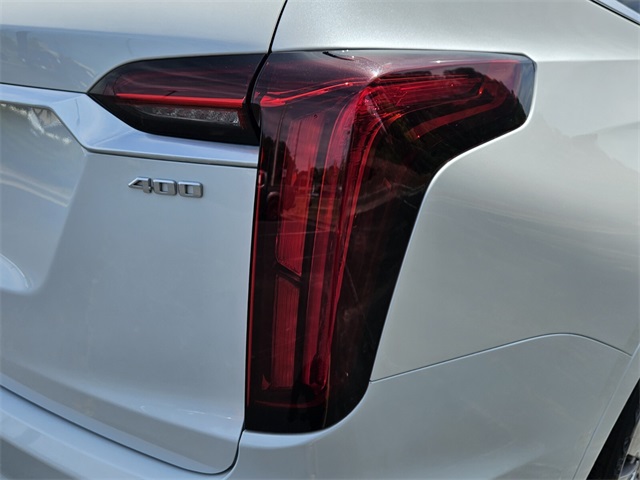 Vehicle image 7 of 32