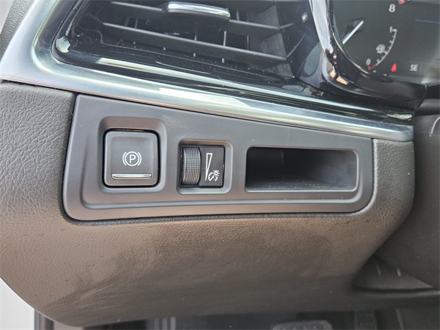 Vehicle image 31 of 32