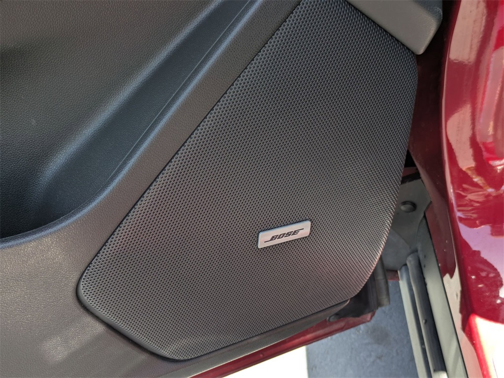 Vehicle image 15 of 31