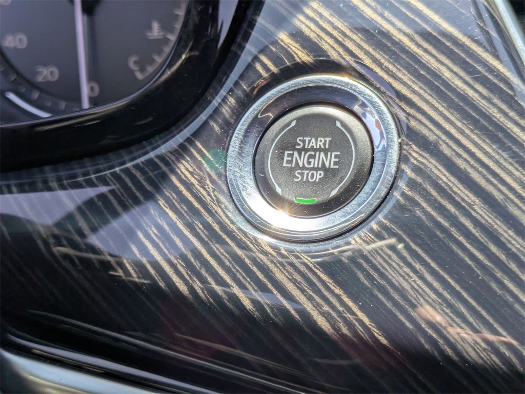 Vehicle image 24 of 31