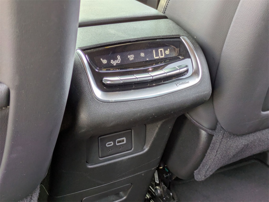 Vehicle image 26 of 31