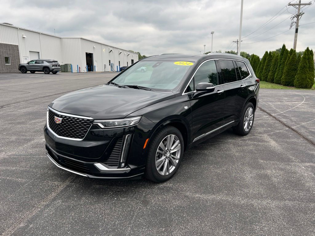 2024 Cadillac XT6 Premium Luxury Image 1 of 44