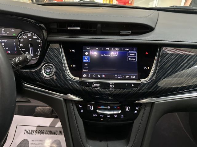 Vehicle image 27 of 32