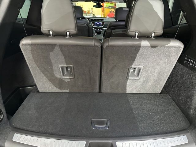 Vehicle image 10 of 32