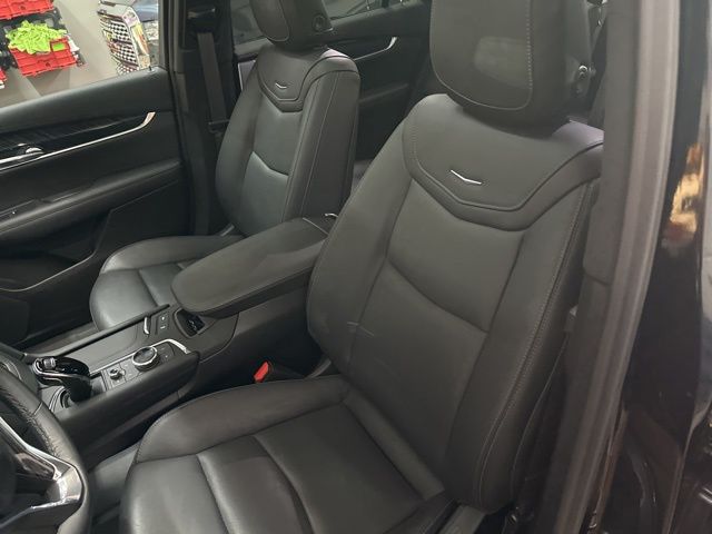 Vehicle image 11 of 32