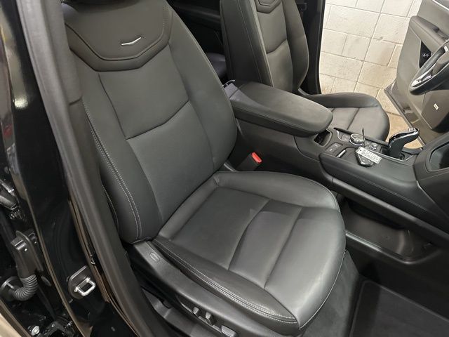 Vehicle image 13 of 32