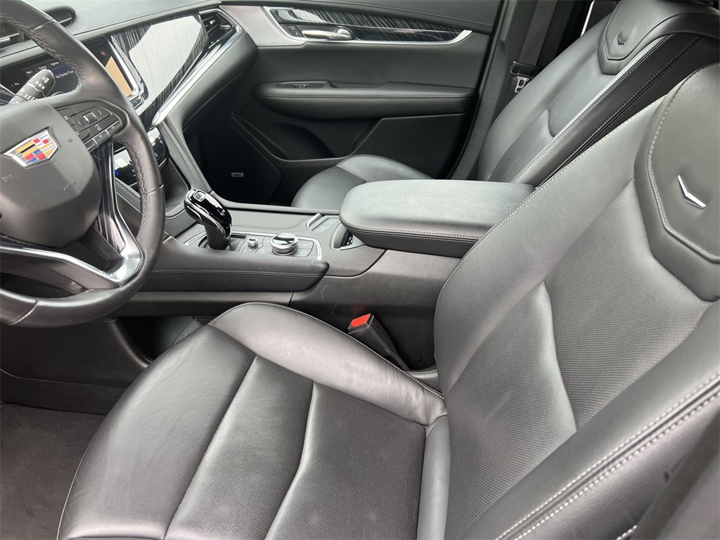 Vehicle image 9 of 31
