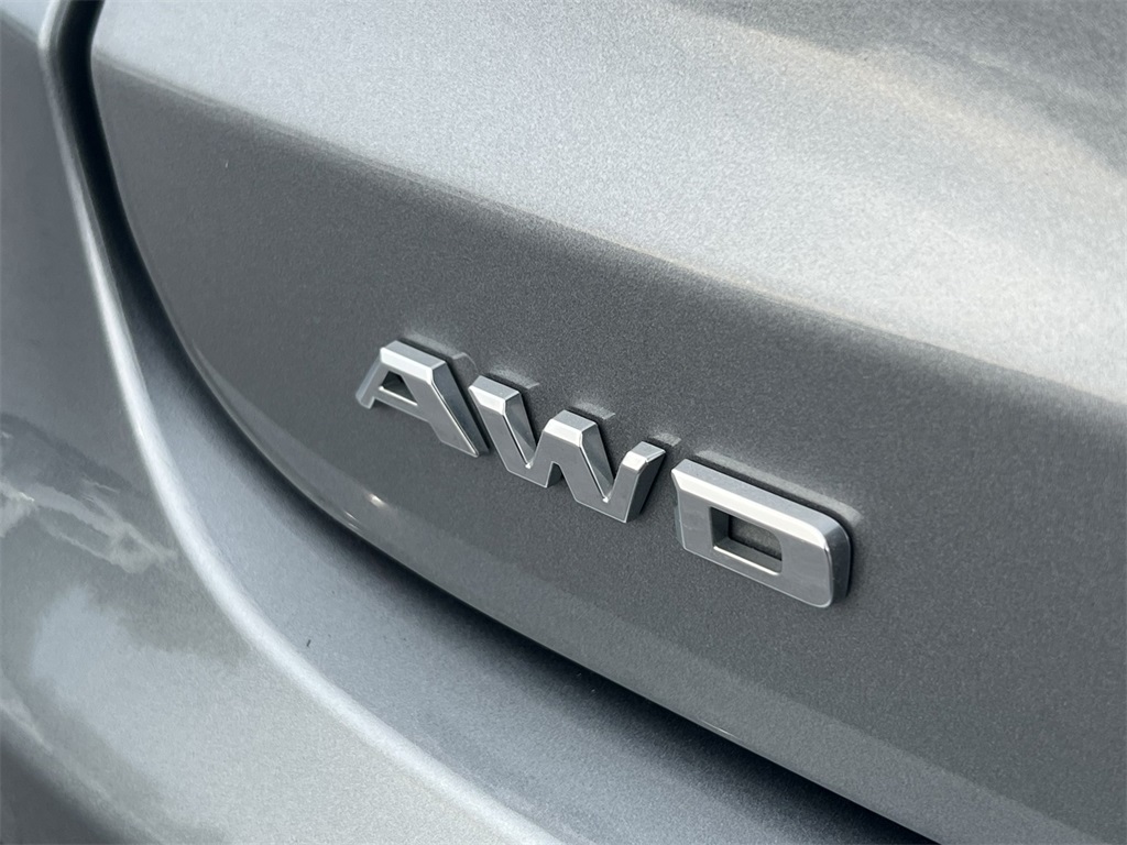 Vehicle image 15 of 31