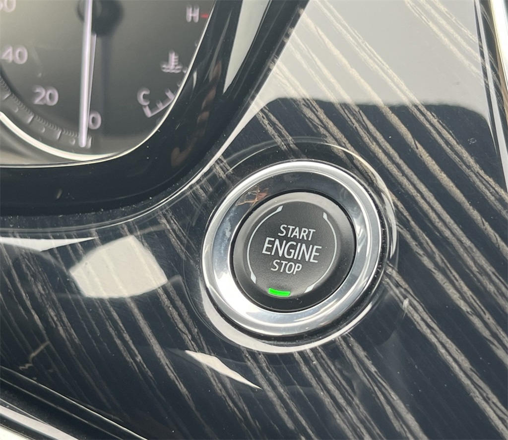 Vehicle image 24 of 31