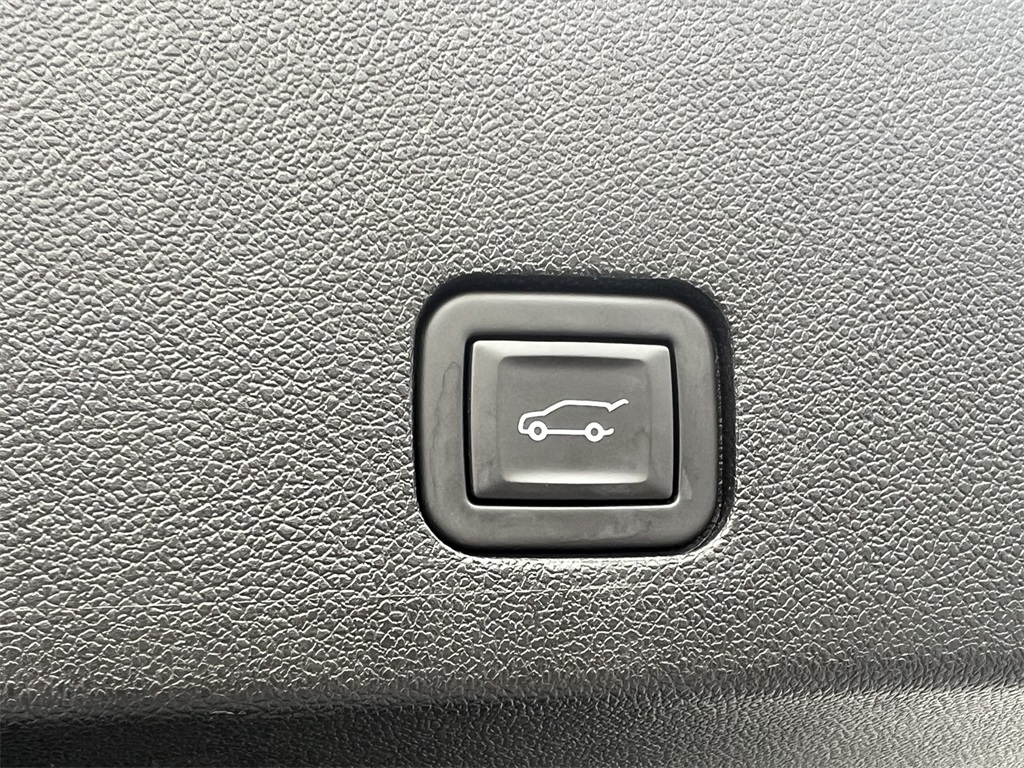 Vehicle image 18 of 31