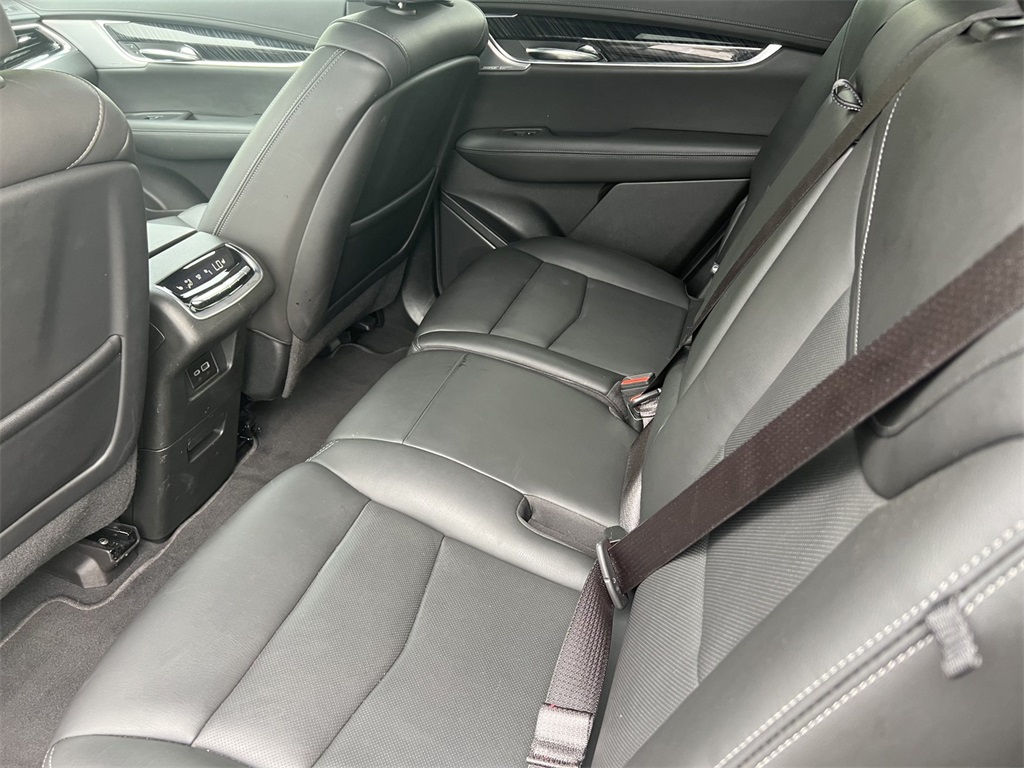 Vehicle image 11 of 31