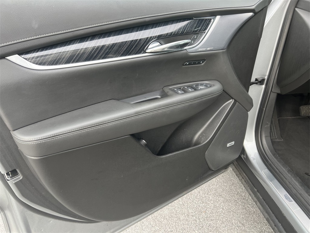Vehicle image 19 of 31