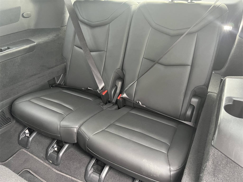 Vehicle image 14 of 31