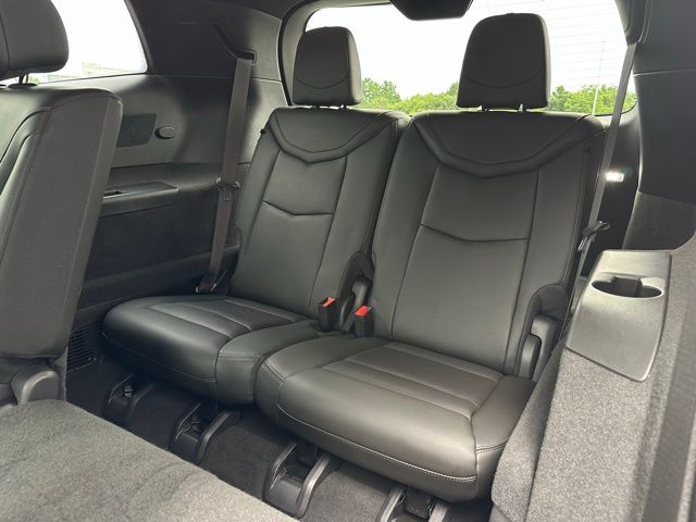 Vehicle image 29 of 42