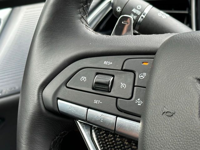 Vehicle image 20 of 42