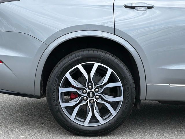 Vehicle image 40 of 42