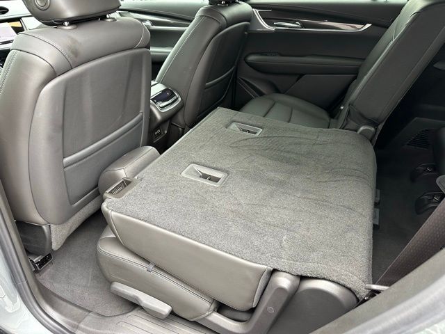 Vehicle image 26 of 42