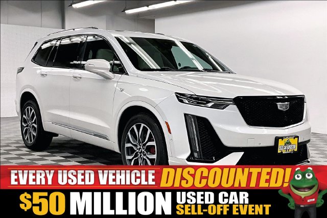 2024 Cadillac XT6 Sport Image 3 of 44