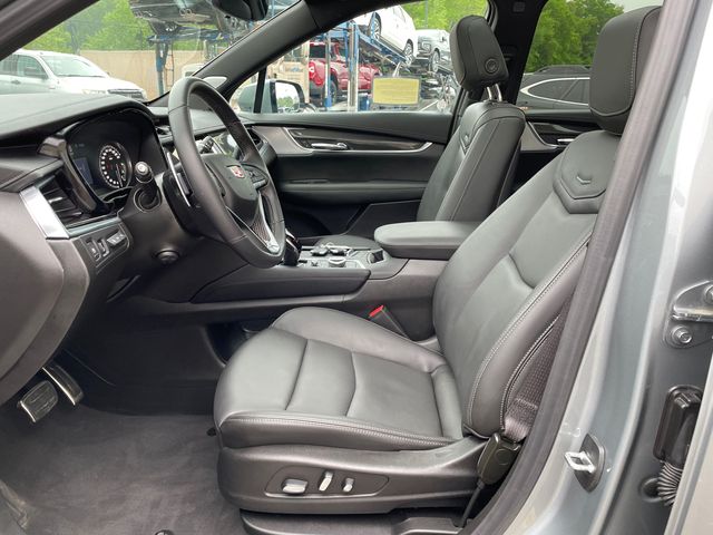 Vehicle image 41 of 45