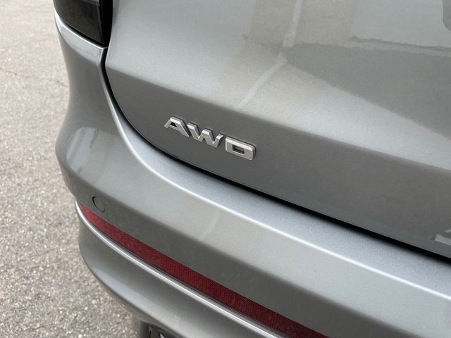 Vehicle image 15 of 45