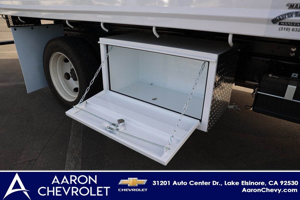 2024 Chevrolet 4500 HG LCF Gas Base Image 3 of 39