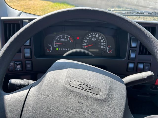 Vehicle image 5 of 6