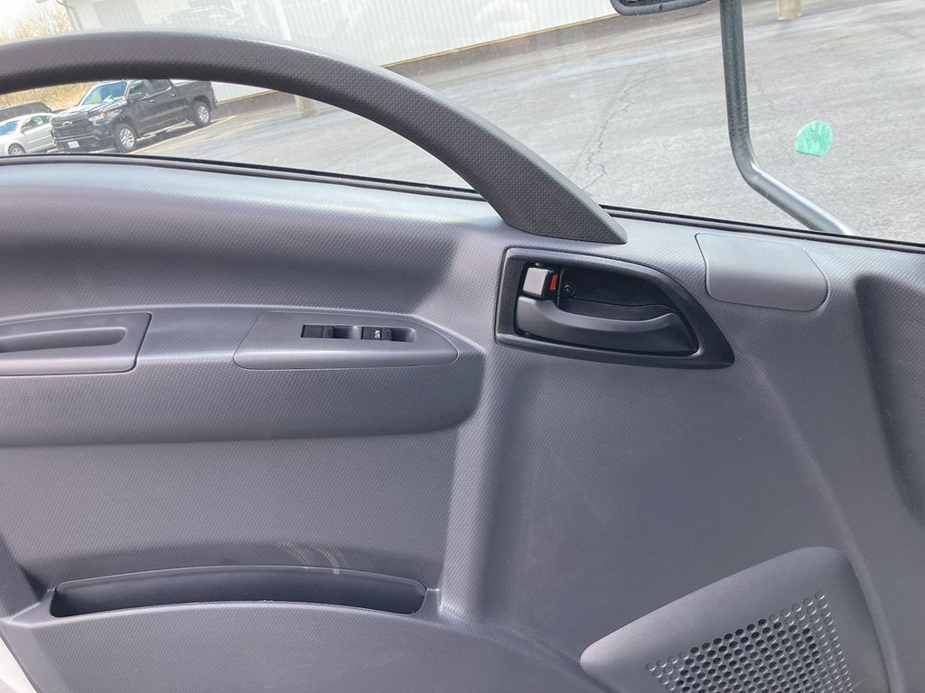 2024 Chevrolet 4500 HG LCF Gas Base Image 15 of 25