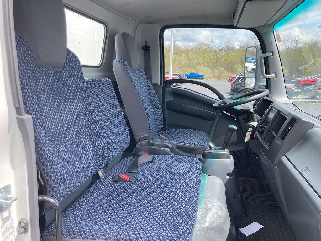 2024 Chevrolet 4500 HG LCF Gas Base Image 19 of 25