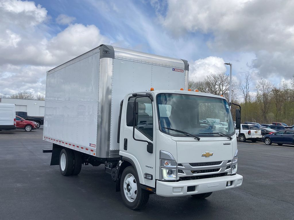 2024 Chevrolet 4500 HG LCF Gas Base Image 4 of 25