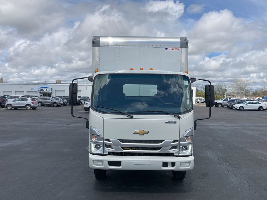 2024 Chevrolet 4500 HG LCF Gas Base Image 2 of 25
