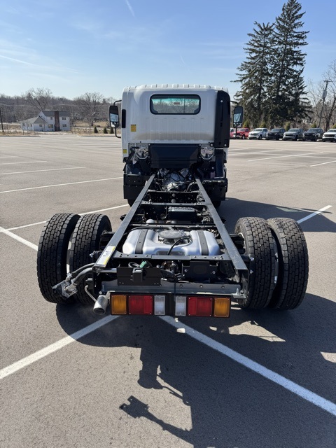 2024 Chevrolet 4500 HG LCF Gas Base Image 7 of 18