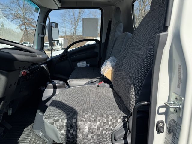 2024 Chevrolet 4500 HG LCF Gas Base Image 9 of 18