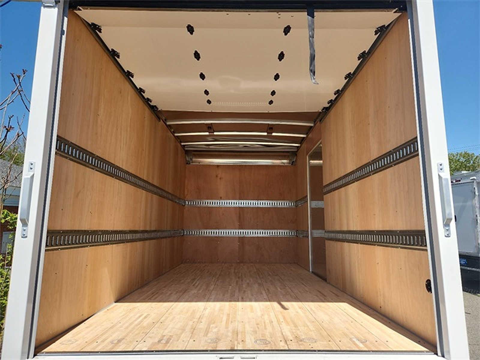 2024 Chevrolet 4500 HG LCF Gas Base Image 5 of 12