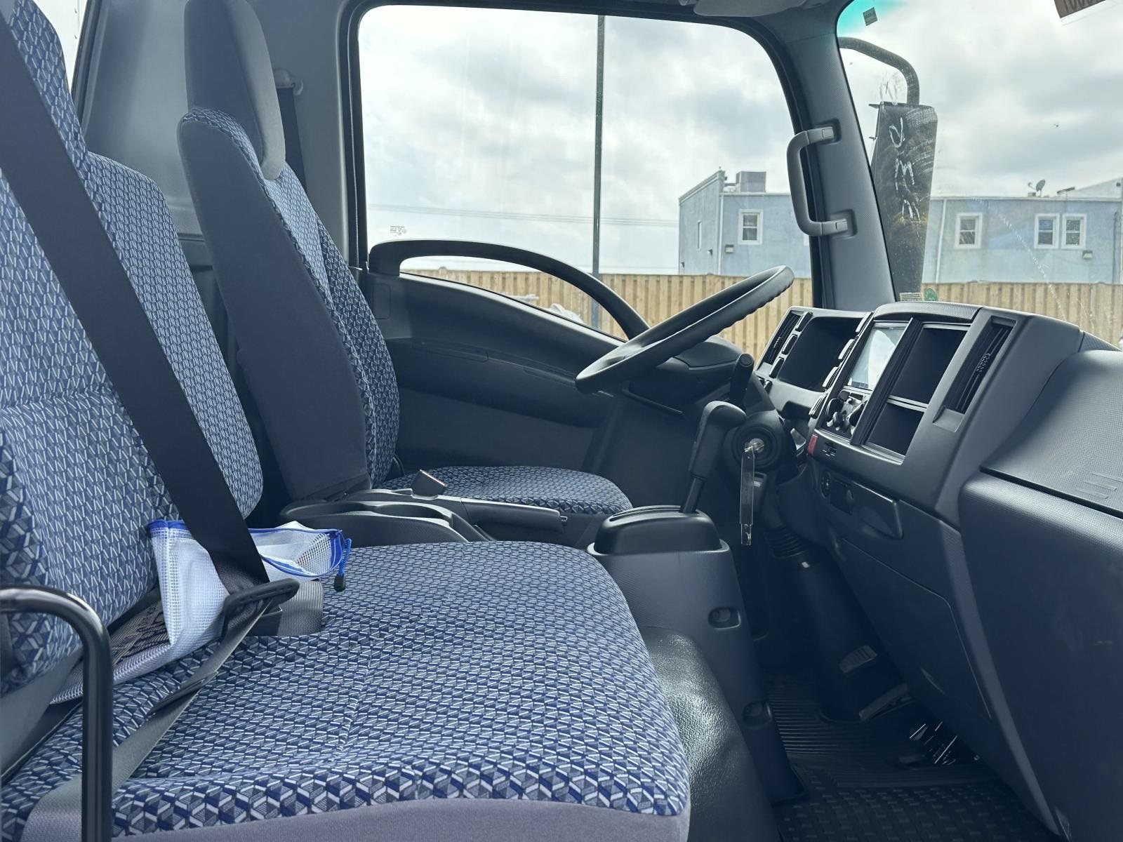 2024 Chevrolet 4500 HG LCF Gas Base Image 8 of 24