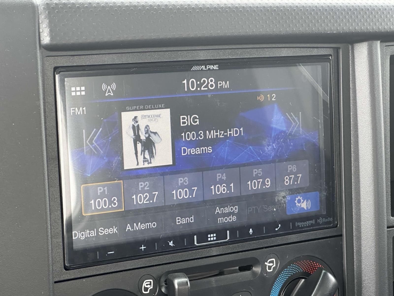 2024 Chevrolet 4500 HG LCF Gas Base Image 14 of 24